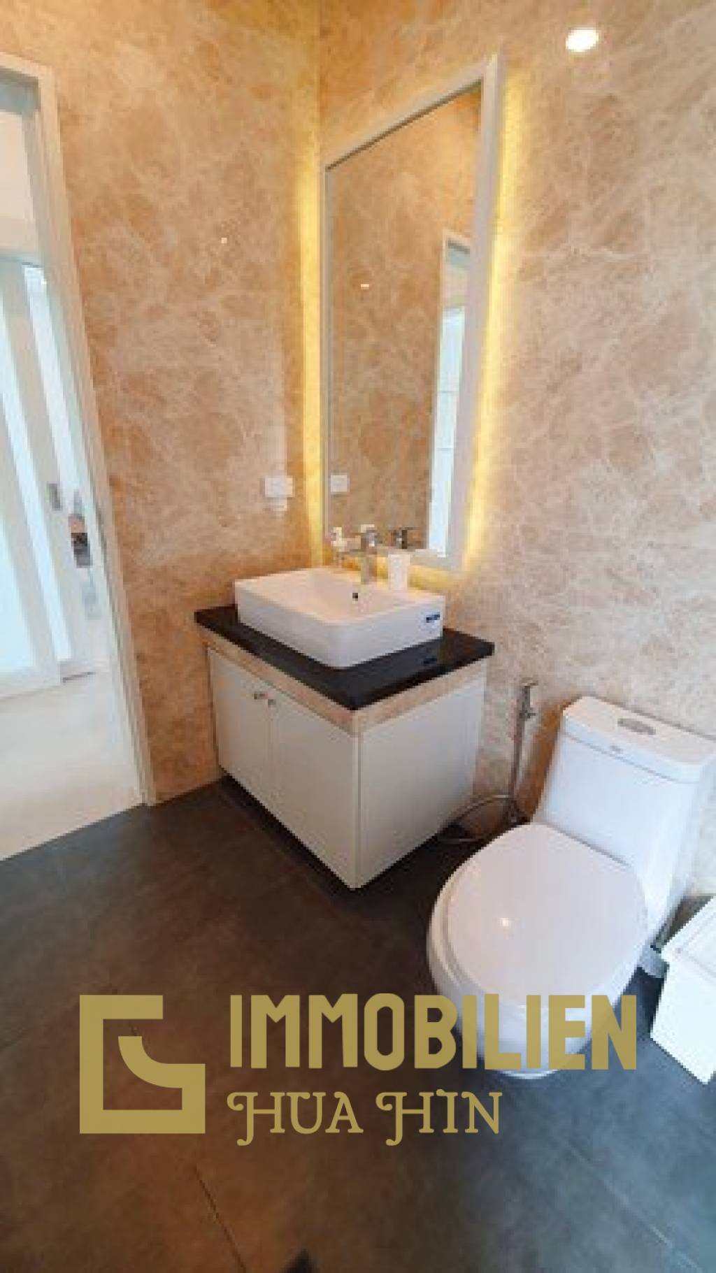 Luxuriöse 2 Schlafzimmer Pool Villa - 10 Minuten westlich der Stadt