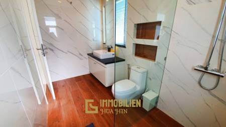 Luxuriöse 2 Schlafzimmer Pool Villa - 10 Minuten westlich der Stadt