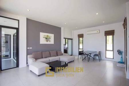 3 Schlafzimmer Pool Villa nur 3-4 Minuten vom Einkaufszentrum BluPort und dem Strand entfernt