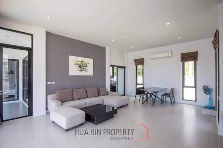 3 Bed Pool Villa only 3-4 minutes from Blu Port and the Beach