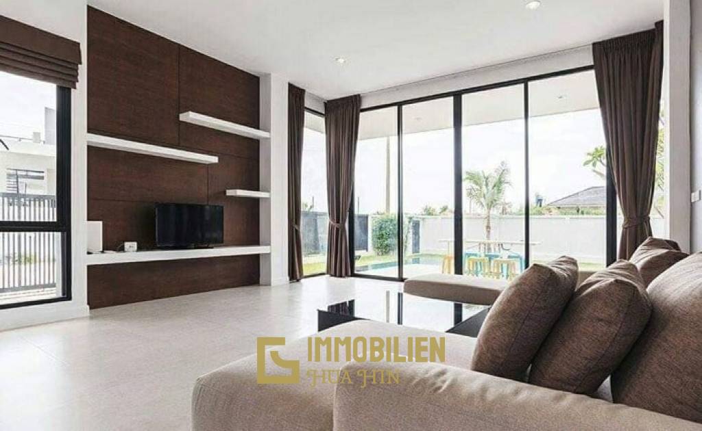 3 Schlafzimmer Pool Villa nur 3-4 Minuten vom Einkaufszentrum BluPort und dem Strand entfernt