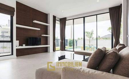 3 Schlafzimmer Pool Villa nur 3-4 Minuten vom Einkaufszentrum BluPort und dem Strand entfernt