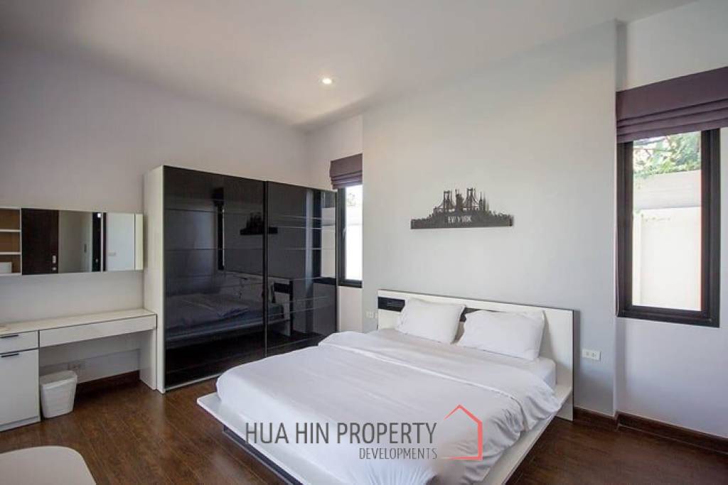 3 Bed Pool Villa only 3-4 minutes from Blu Port and the Beach