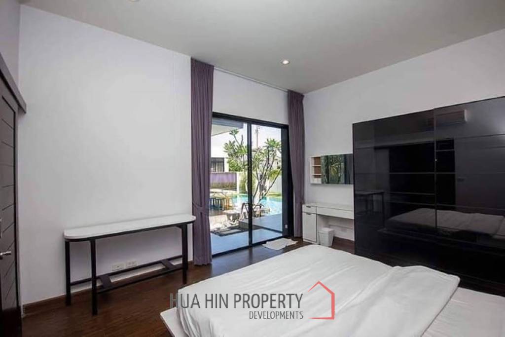 3 Bed Pool Villa only 3-4 minutes from Blu Port and the Beach