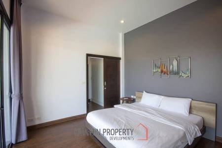 3 Bed Pool Villa only 3-4 minutes from Blu Port and the Beach