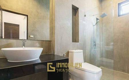 3 Schlafzimmer Pool Villa nur 3-4 Minuten vom Einkaufszentrum BluPort und dem Strand entfernt