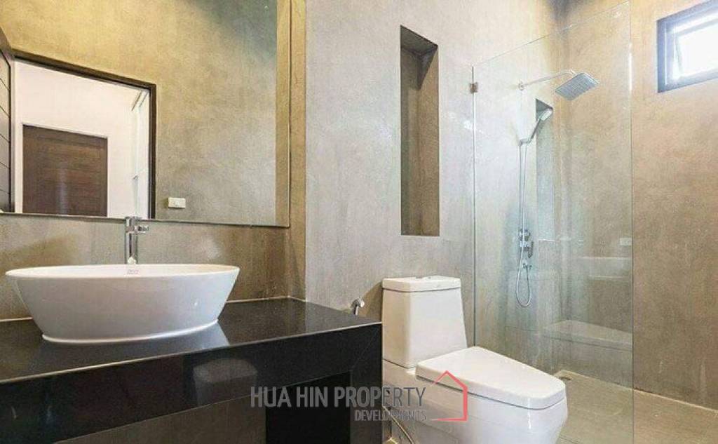 3 Bed Pool Villa only 3-4 minutes from Blu Port and the Beach