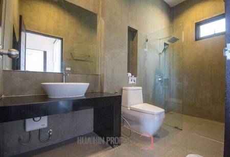 3 Bed Pool Villa only 3-4 minutes from Blu Port and the Beach