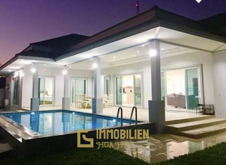3 Schlafzimmer Pool Villa in der Nähe des Strandes