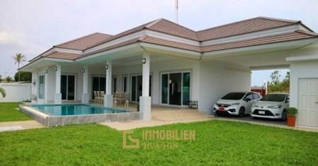 3 Schlafzimmer Pool Villa in der Nähe des Strandes