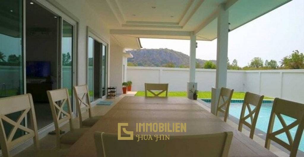 3 Schlafzimmer Pool Villa in der Nähe des Strandes
