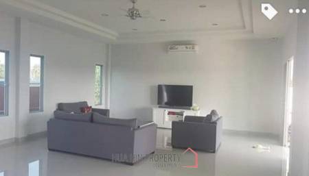 3 Bed Pool Villa near the Beach