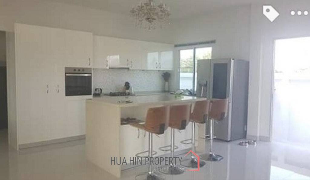 3 Bed Pool Villa near the Beach