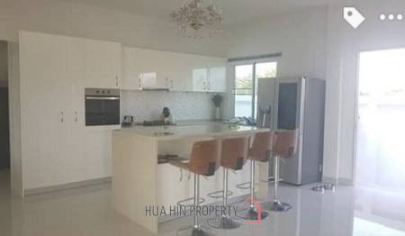 3 Bed Pool Villa near the Beach
