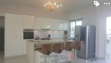 3 Bed Pool Villa near the Beach