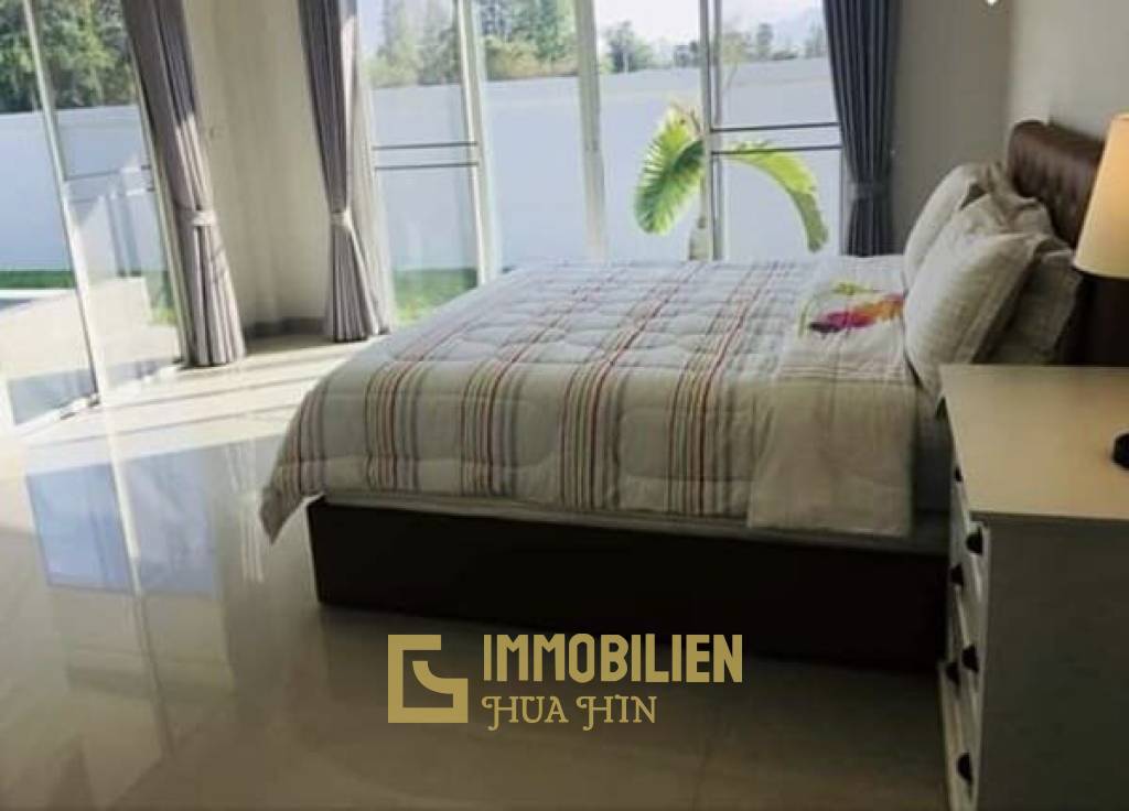 3 Schlafzimmer Pool Villa in der Nähe des Strandes