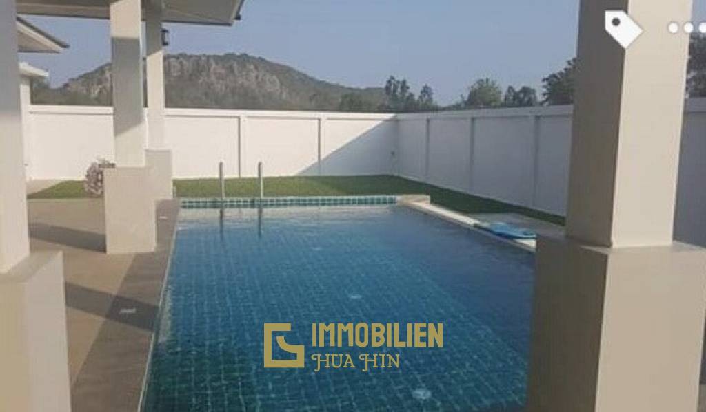 3 Schlafzimmer Pool Villa in der Nähe des Strandes