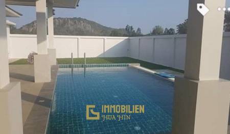 3 Schlafzimmer Pool Villa in der Nähe des Strandes