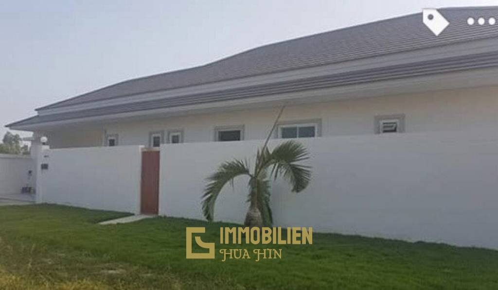 3 Schlafzimmer Pool Villa in der Nähe des Strandes