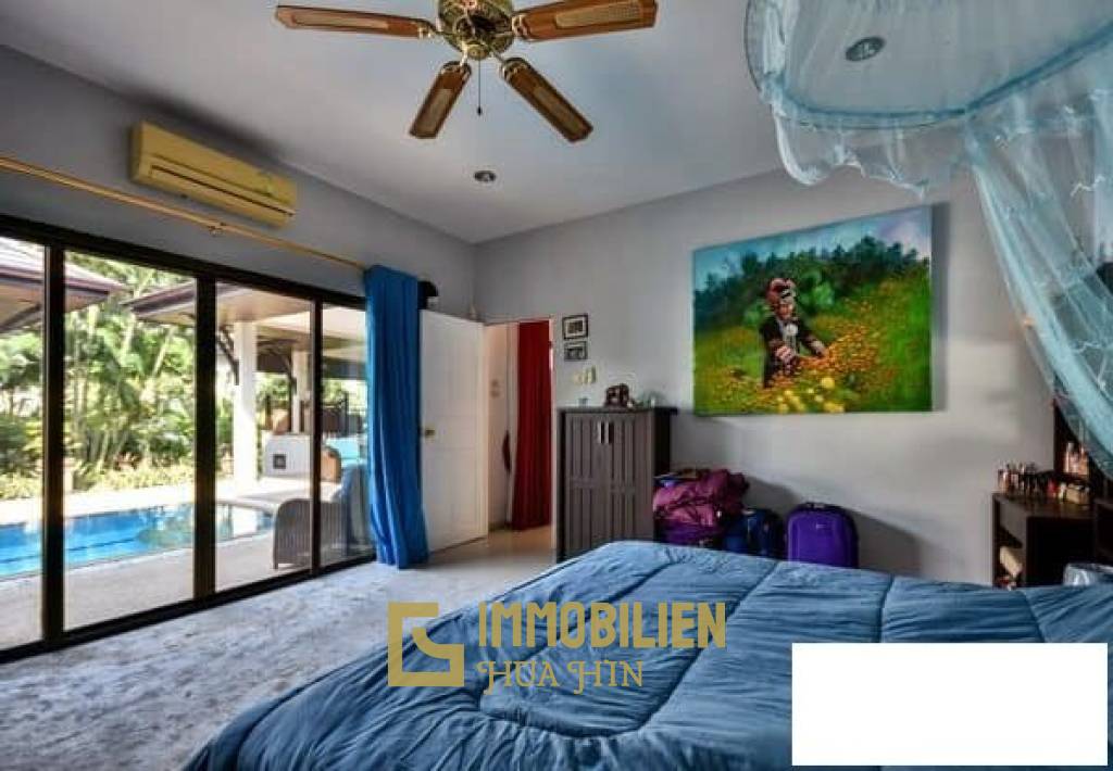 Gut gestaltete 3 Schlafzimmer Pool Villa