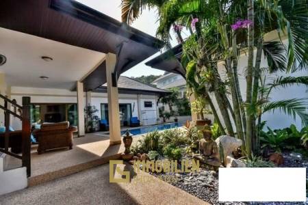 Gut gestaltete 3 Schlafzimmer Pool Villa