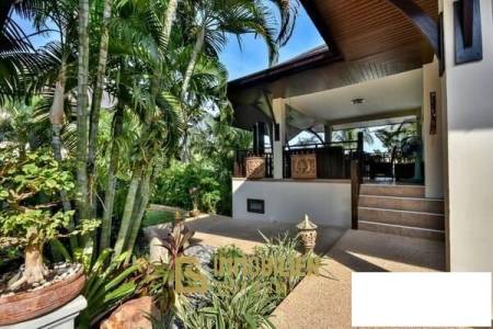 Gut gestaltete 3 Schlafzimmer Pool Villa