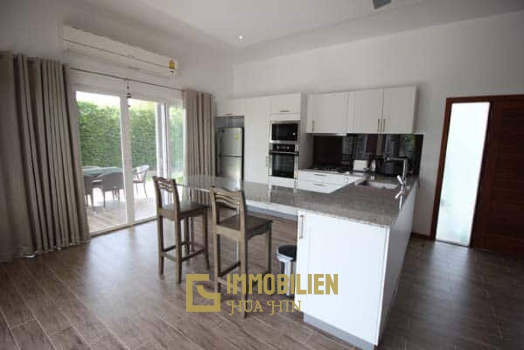 Mali Residence: Solide 3 Schlafzimmer Pool Villa