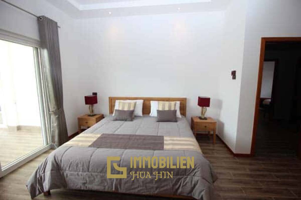 Mali Residence: Solide 3 Schlafzimmer Pool Villa
