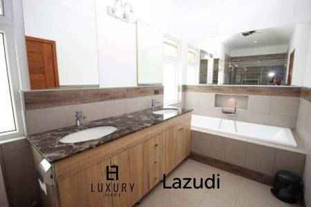 Mali Residence: Solide 3 Schlafzimmer Pool Villa