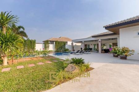 Klassische Pool Villa mit 3 Schlafzimmern
