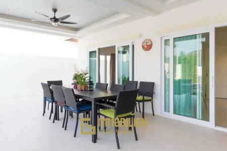 Klassische Pool Villa mit 3 Schlafzimmern