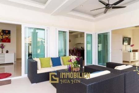 Klassische Pool Villa mit 3 Schlafzimmern