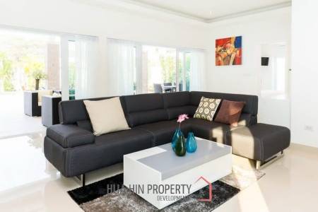 Large 3 Bedroom Pool Villa