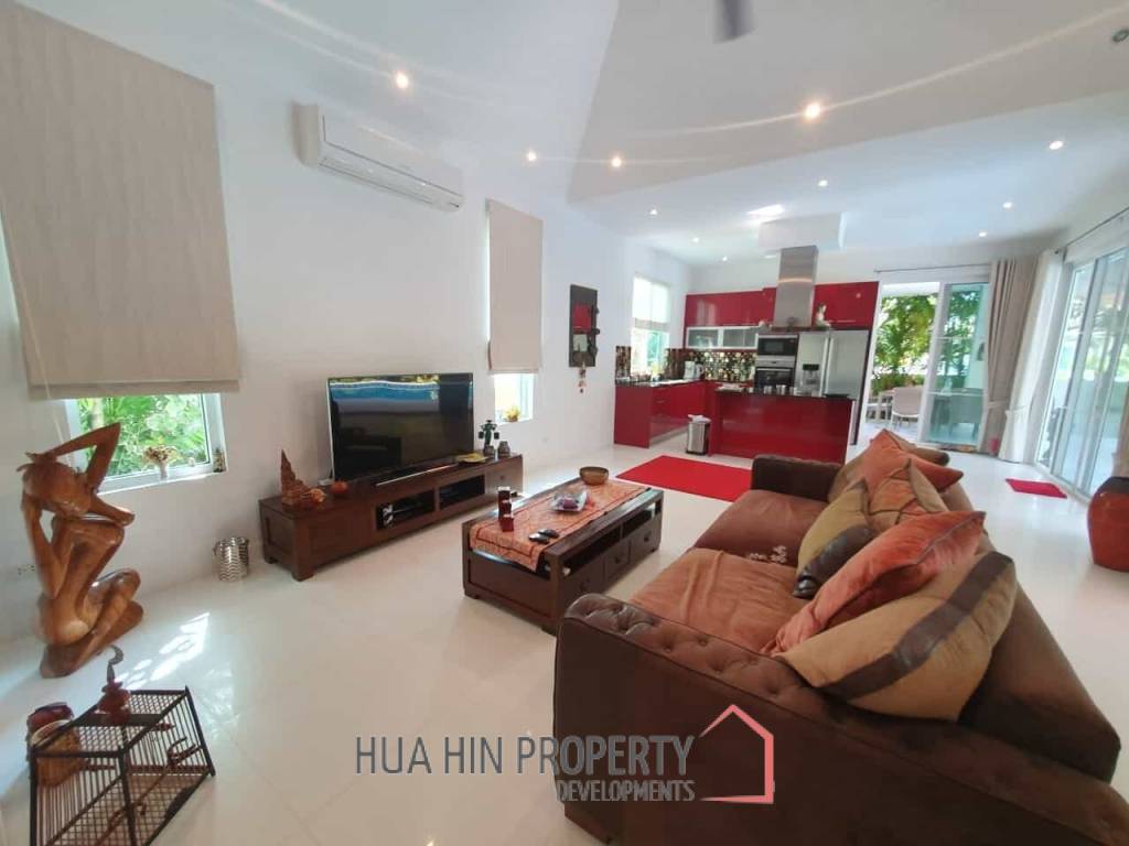 Red Mountain Boutique : 3 Bed, 2 Bath Luxury Pool Villa