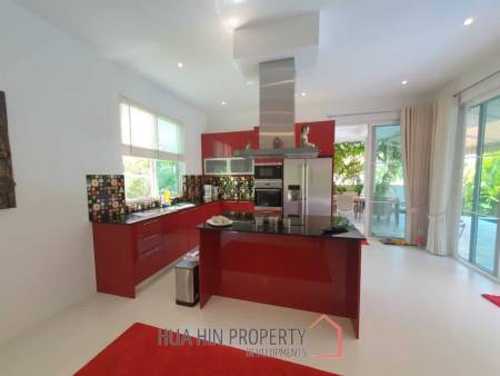 Red Mountain Boutique : 3 Bed, 2 Bath Luxury Pool Villa
