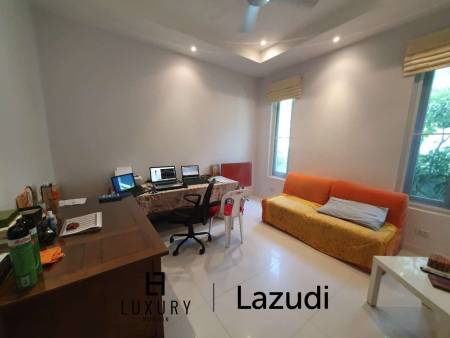 Red Mountain Boutique : 3 Bed, 2 Bath Luxury Pool Villa