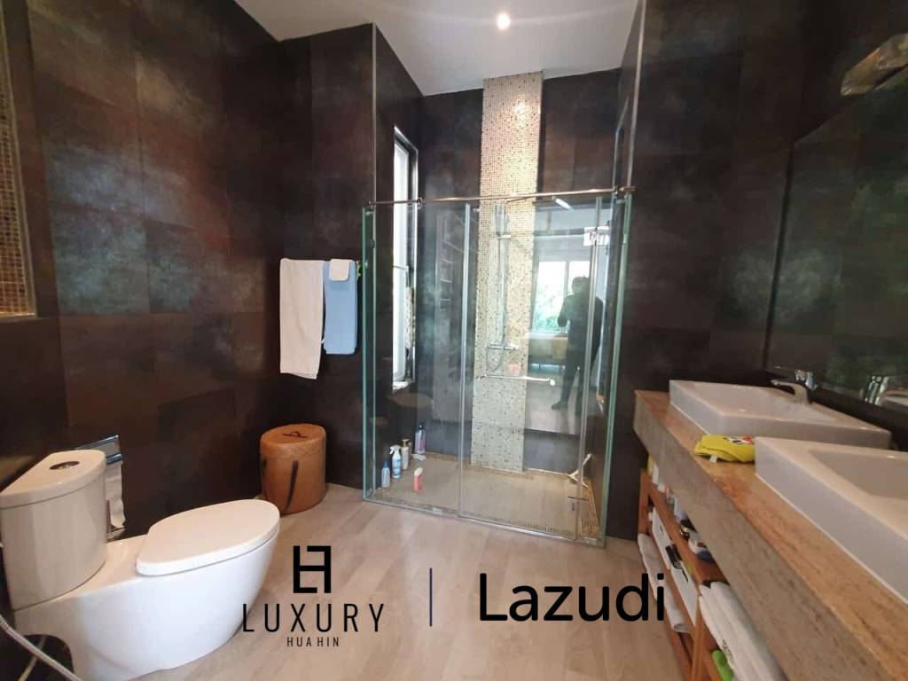 Red Mountain Boutique : 3 Bed, 2 Bath Luxury Pool Villa