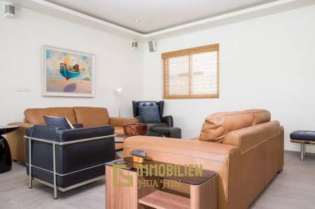 Klassisch Moderne Pool Villa mit 3 Schlafzimmern
