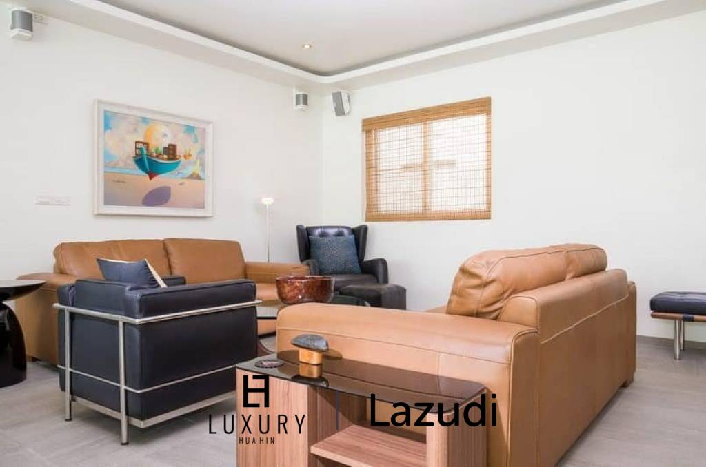 Klassisch Moderne Pool Villa mit 3 Schlafzimmern