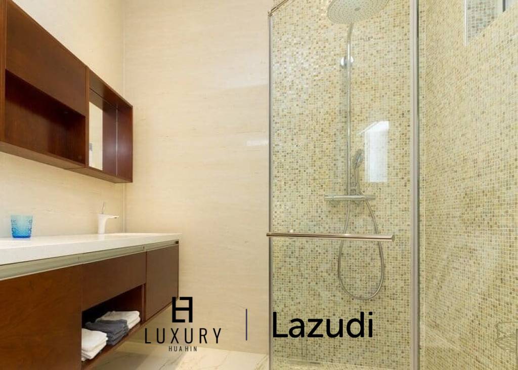 Klassisch Moderne Pool Villa mit 3 Schlafzimmern