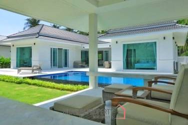 White Beach Villas : Coconut Villa E