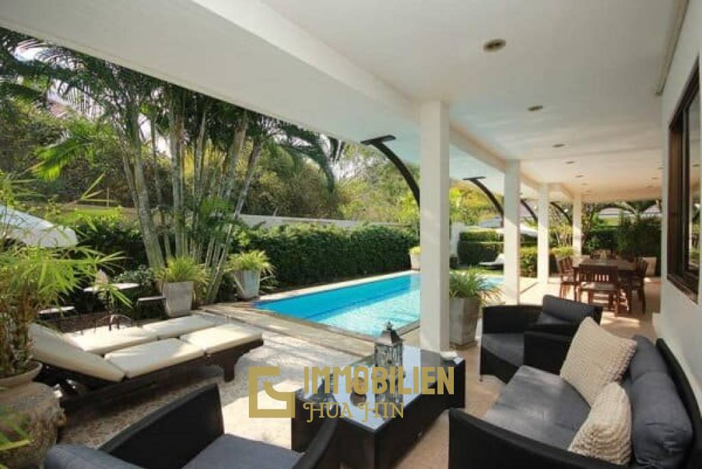 Heights 2 : 3 Schlafzimmer Pool Villa mit Bergblick