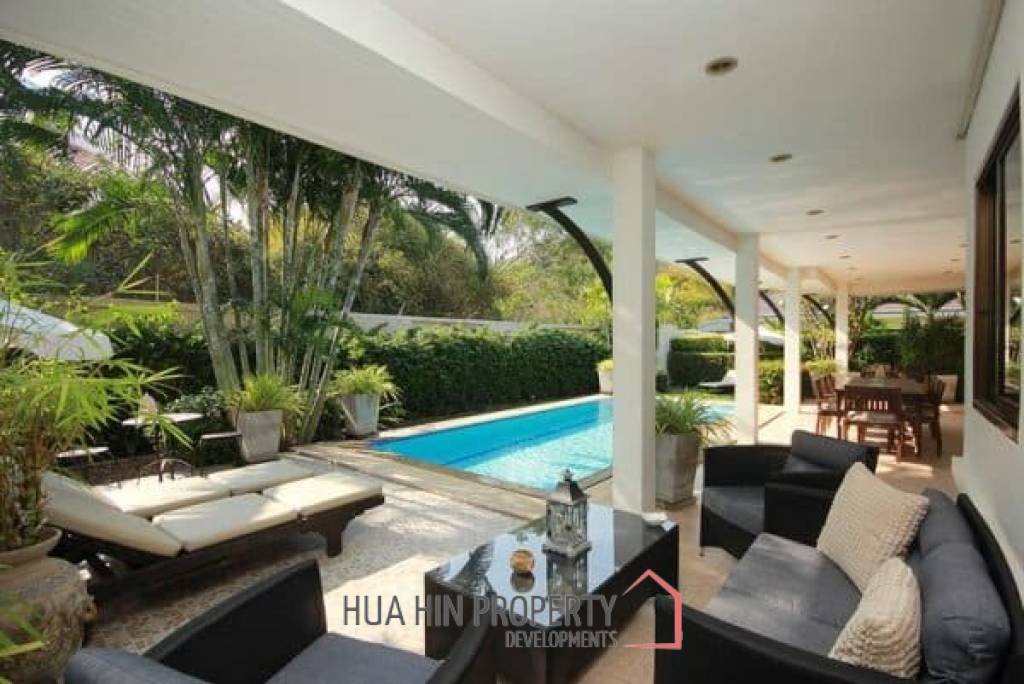 Heights 2 : 3 Bed Pool Villa with Mountain View