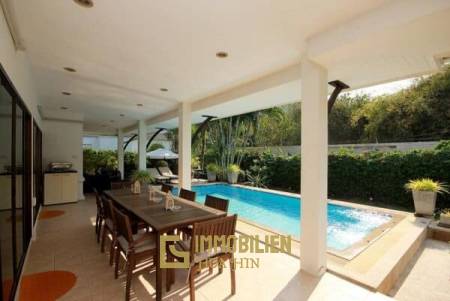 Heights 2 : 3 Schlafzimmer Pool Villa mit Bergblick