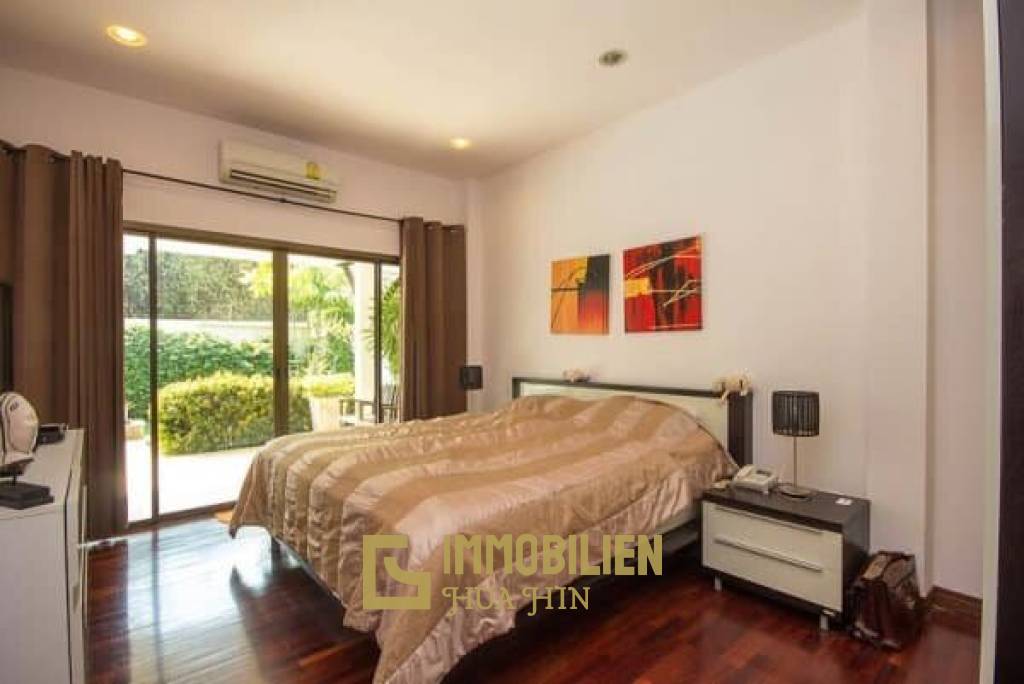 Heights 2 : 3 Schlafzimmer Pool Villa mit Bergblick