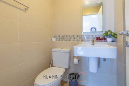Baan Koo Kiang: 2 Bedroom Condo in Town
