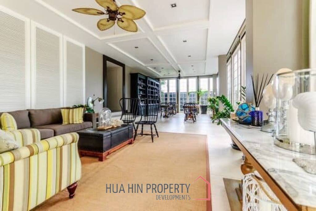 2 Bedroom Condo Close To The Beach