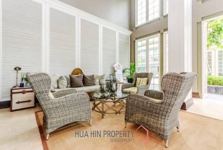 2 Bedroom Condo Close To The Beach