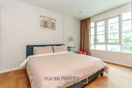 2 Bedroom Condo Close To The Beach