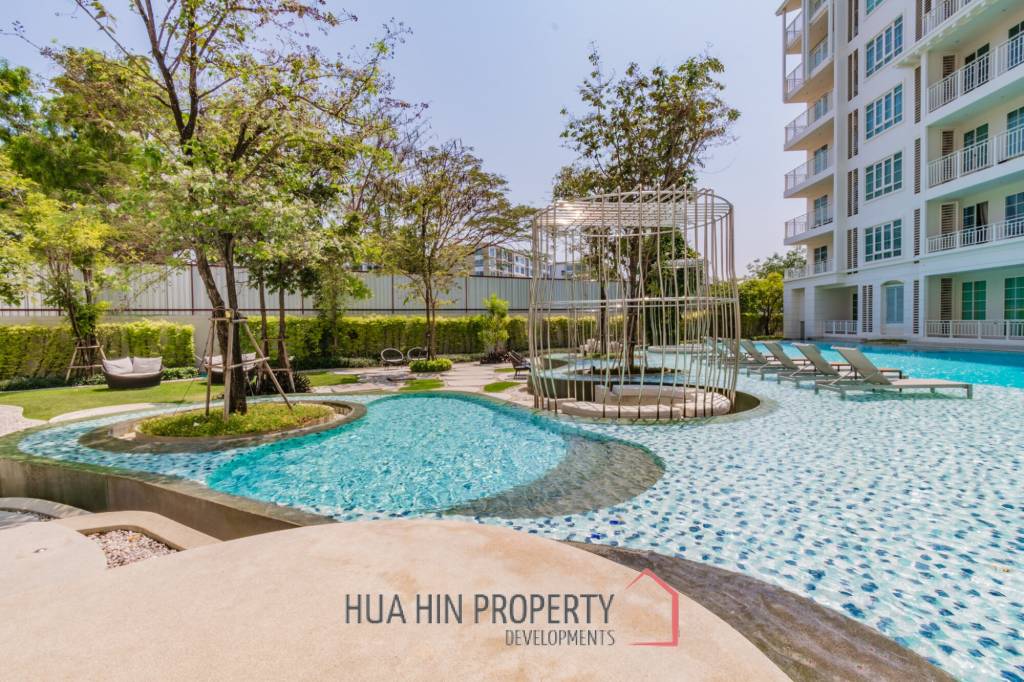 2 Bedroom Ground Floor Condo In Great Location